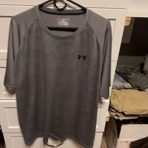 Men’s xxl under Armour shirt